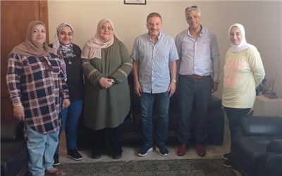 صورة جماعية لطلاب خلال زيارة Chemical Seed Company 1